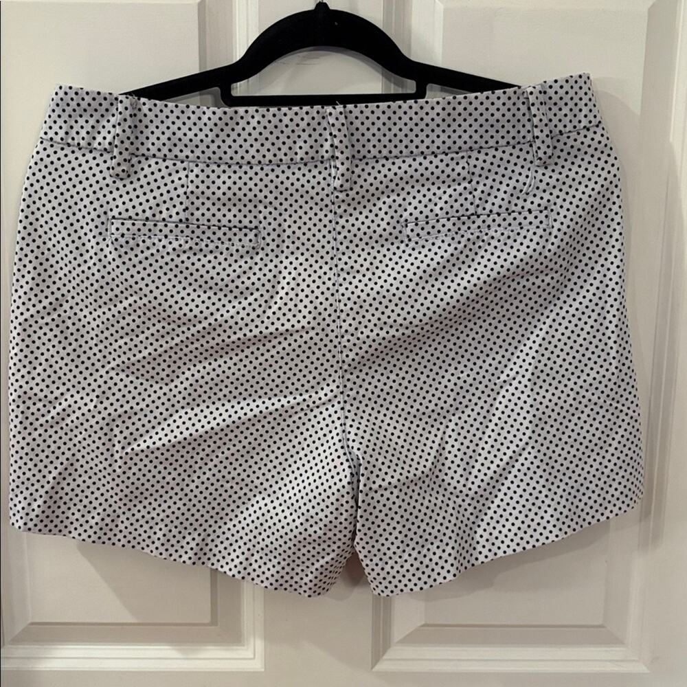 Nautica Women's Polka Dot Chino Shorts 5" Inseam Size 8 White Black Cotton - Picture 3 of 10